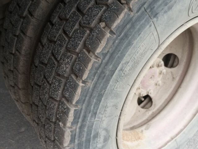 Білий Мерседес Варіо, об'ємом двигуна 4 л та пробігом 754 тис. км за 7700 $, фото 1 на Automoto.ua