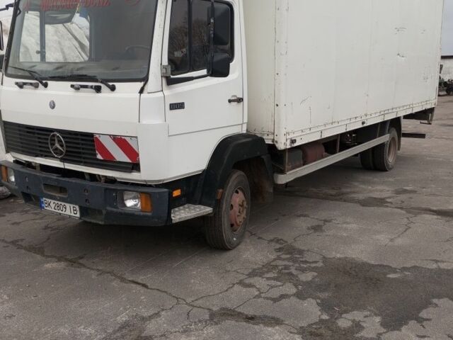 Білий Мерседес Варіо, об'ємом двигуна 4 л та пробігом 754 тис. км за 7700 $, фото 5 на Automoto.ua