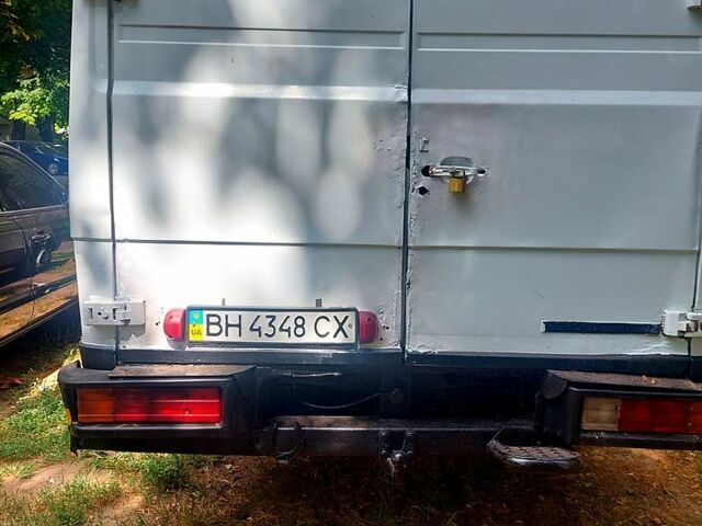 Белый Мерседес Варио, объемом двигателя 4 л и пробегом 350 тыс. км за 5000 $, фото 3 на Automoto.ua