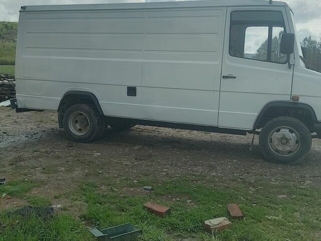 Мерседес Варио 1996 в Дрогобыче на Automoto.ua Белый Мерседес Варио, объемом двигателя 4 л и пробегом 45 тыс. км за 6600 $, фото 3 на Automoto.ua