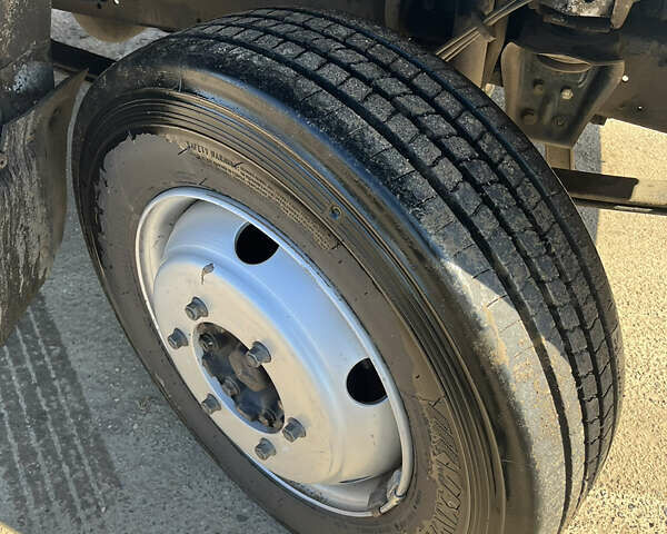 Білий Мерседес Варіо, об'ємом двигуна 2.87 л та пробігом 561 тис. км за 8000 $, фото 7 на Automoto.ua