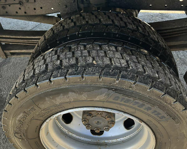 Білий Мерседес Варіо, об'ємом двигуна 2.87 л та пробігом 561 тис. км за 8000 $, фото 8 на Automoto.ua