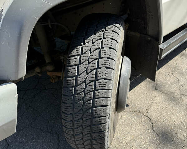 Мерседес Варио 2003 в Умани на Automoto.ua Белый Мерседес Варио, объемом двигателя 4.25 л и пробегом 500 тыс. км за 12300 $, фото 9 на Automoto.ua