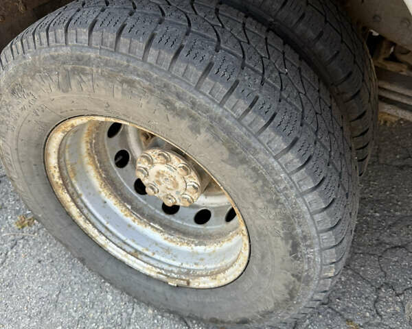 Мерседес Варио 2003 в Умани на Automoto.ua Белый Мерседес Варио, объемом двигателя 4.25 л и пробегом 500 тыс. км за 12300 $, фото 8 на Automoto.ua