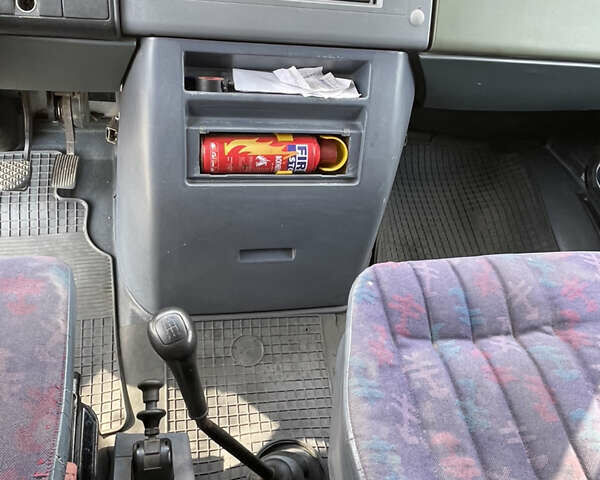 Мерседес Варио 2004 в Сваляве на Automoto.ua Белый Мерседес Варио, объемом двигателя 4.3 л и пробегом 470 тыс. км за 14700 $, фото 12 на Automoto.ua