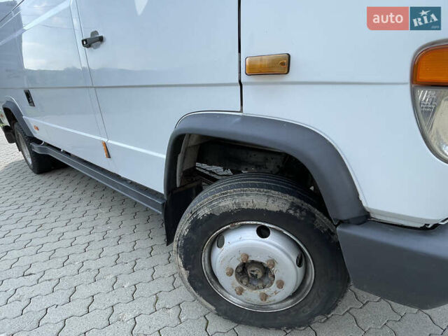 Мерседес Варио 2004 в Сваляве на Automoto.ua Белый Мерседес Варио, объемом двигателя 4.3 л и пробегом 470 тыс. км за 14700 $, фото 25 на Automoto.ua