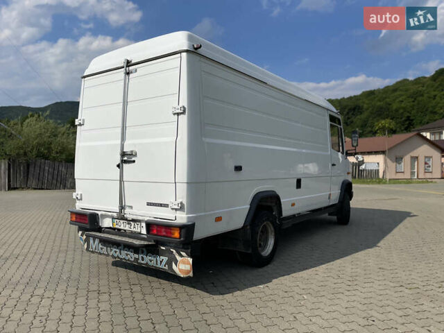 Мерседес Варио 2004 в Сваляве на Automoto.ua Белый Мерседес Варио, объемом двигателя 4.3 л и пробегом 470 тыс. км за 14700 $, фото 4 на Automoto.ua