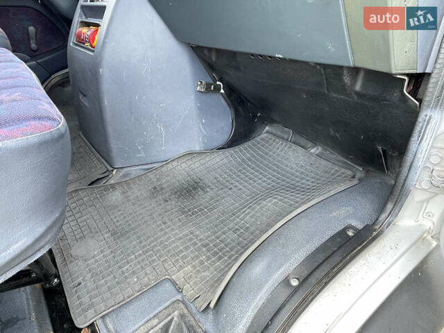 Мерседес Варио 2004 в Сваляве на Automoto.ua Белый Мерседес Варио, объемом двигателя 4.3 л и пробегом 470 тыс. км за 14700 $, фото 22 на Automoto.ua