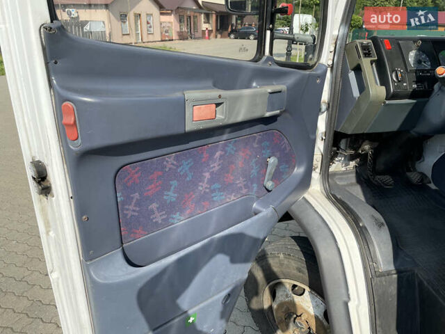 Мерседес Варио 2004 в Сваляве на Automoto.ua Белый Мерседес Варио, объемом двигателя 4.3 л и пробегом 470 тыс. км за 14700 $, фото 18 на Automoto.ua