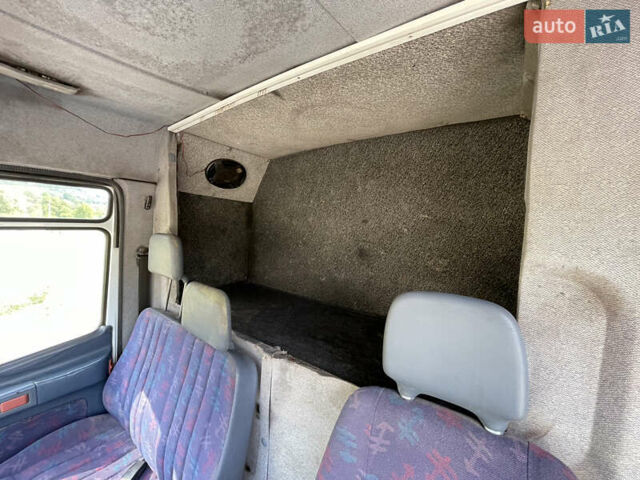 Мерседес Варио 2004 в Сваляве на Automoto.ua Белый Мерседес Варио, объемом двигателя 4.3 л и пробегом 470 тыс. км за 14700 $, фото 23 на Automoto.ua