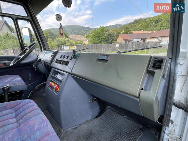 Мерседес Варио 2004 в Сваляве на Automoto.ua Белый Мерседес Варио, объемом двигателя 4.3 л и пробегом 470 тыс. км за 14700 $, фото 24 на Automoto.ua