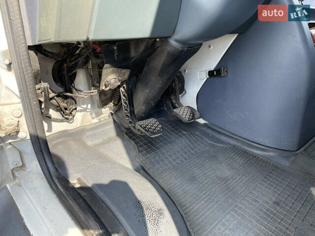 Мерседес Варио 2004 в Сваляве на Automoto.ua Белый Мерседес Варио, объемом двигателя 4.3 л и пробегом 470 тыс. км за 14700 $, фото 17 на Automoto.ua