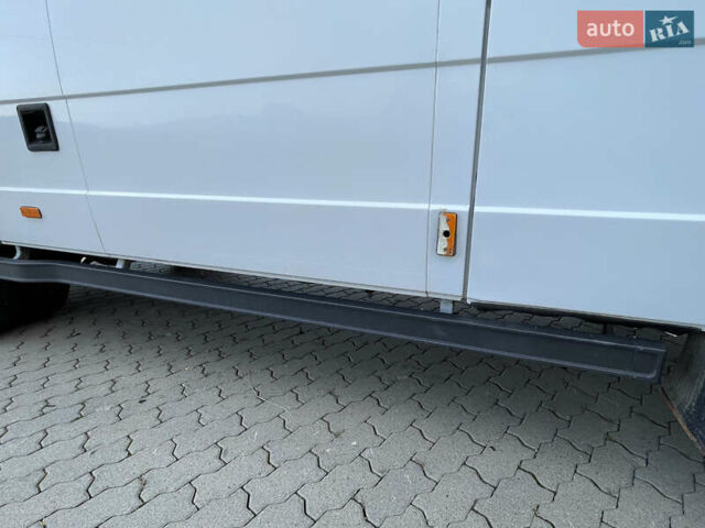 Мерседес Варио 2004 в Сваляве на Automoto.ua Белый Мерседес Варио, объемом двигателя 4.3 л и пробегом 470 тыс. км за 14700 $, фото 13 на Automoto.ua