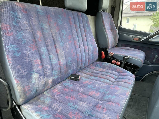 Мерседес Варио 2004 в Сваляве на Automoto.ua Белый Мерседес Варио, объемом двигателя 4.3 л и пробегом 470 тыс. км за 14700 $, фото 9 на Automoto.ua