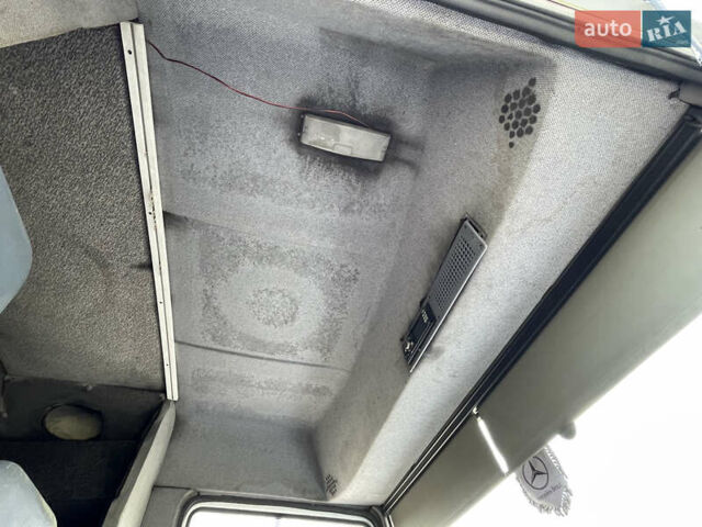 Мерседес Варио 2004 в Сваляве на Automoto.ua Белый Мерседес Варио, объемом двигателя 4.3 л и пробегом 470 тыс. км за 14700 $, фото 7 на Automoto.ua