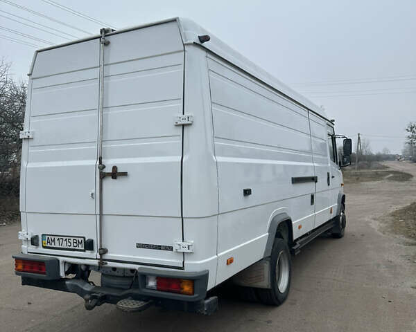 Белый Мерседес Варио, объемом двигателя 4.2 л и пробегом 270 тыс. км за 20300 $, фото 3 на Automoto.ua