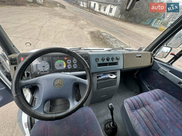 Белый Мерседес Варио, объемом двигателя 4.2 л и пробегом 270 тыс. км за 20300 $, фото 11 на Automoto.ua