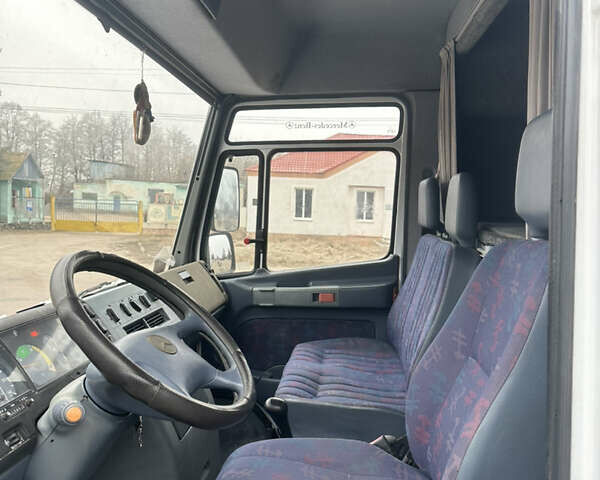 Белый Мерседес Варио, объемом двигателя 4.2 л и пробегом 270 тыс. км за 20300 $, фото 12 на Automoto.ua