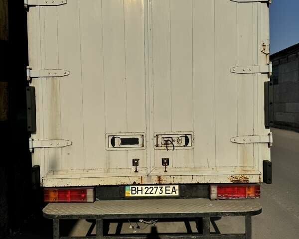 Белый Мерседес Варио, объемом двигателя 4.25 л и пробегом 183 тыс. км за 16500 $, фото 2 на Automoto.ua