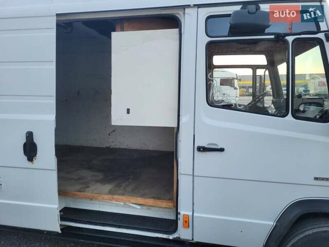 Білий Мерседес Варіо, об'ємом двигуна 4.25 л та пробігом 557 тис. км за 21500 $, фото 32 на Automoto.ua