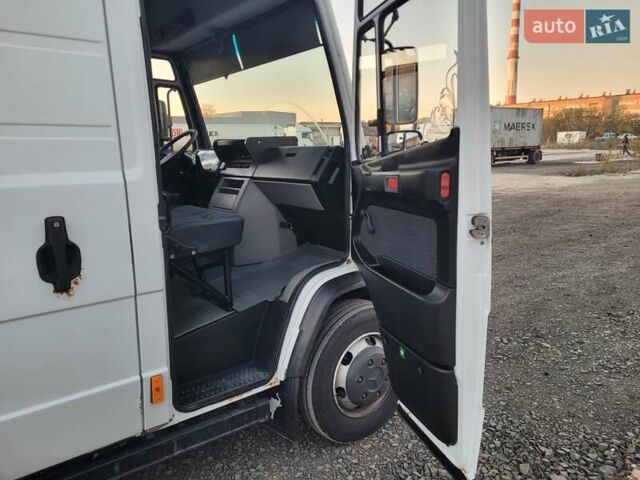 Білий Мерседес Варіо, об'ємом двигуна 4.25 л та пробігом 557 тис. км за 21500 $, фото 21 на Automoto.ua