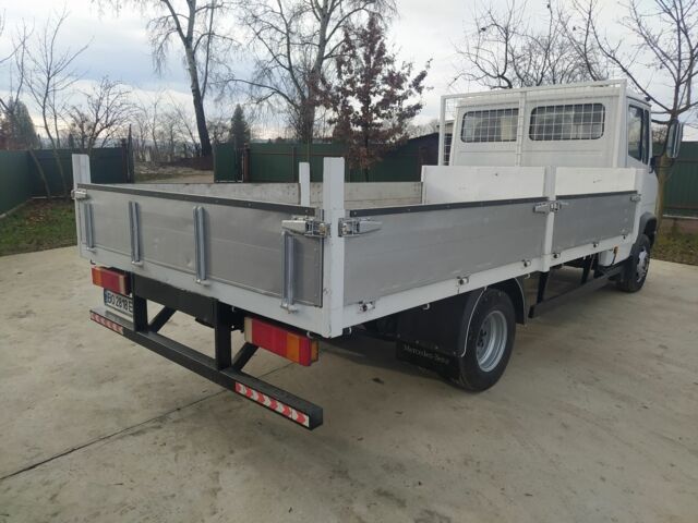 Білий Мерседес Варіо, об'ємом двигуна 4.2 л та пробігом 87 тис. км за 10700 $, фото 7 на Automoto.ua