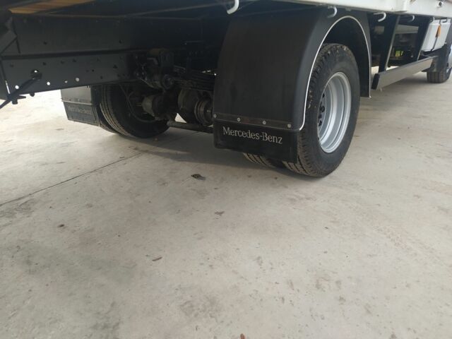 Білий Мерседес Варіо, об'ємом двигуна 4.2 л та пробігом 87 тис. км за 10700 $, фото 6 на Automoto.ua