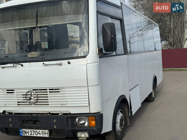 Білий Мерседес Варіо, об'ємом двигуна 3.97 л та пробігом 600 тис. км за 9300 $, фото 9 на Automoto.ua