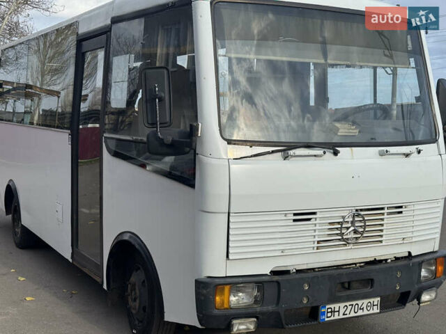 Білий Мерседес Варіо, об'ємом двигуна 3.97 л та пробігом 600 тис. км за 9300 $, фото 10 на Automoto.ua