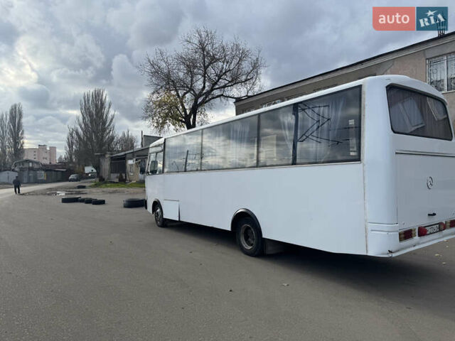 Білий Мерседес Варіо, об'ємом двигуна 3.97 л та пробігом 600 тис. км за 9300 $, фото 19 на Automoto.ua