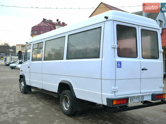 Белый Мерседес Варио, объемом двигателя 4.2 л и пробегом 480 тыс. км за 9500 $, фото 3 на Automoto.ua