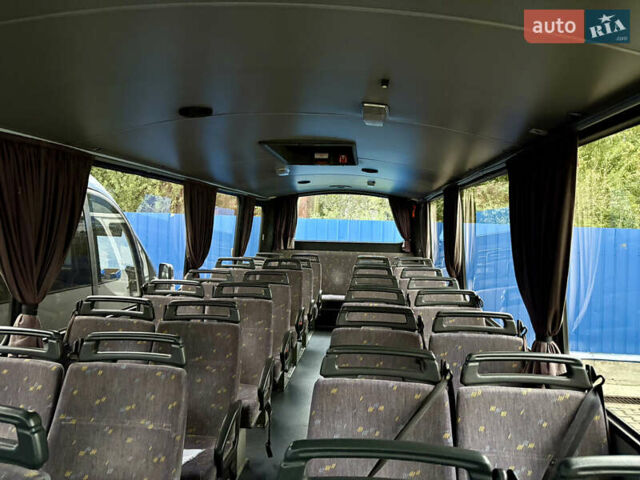 Білий Мерседес Варіо, об'ємом двигуна 4.2 л та пробігом 324 тис. км за 39013 $, фото 6 на Automoto.ua