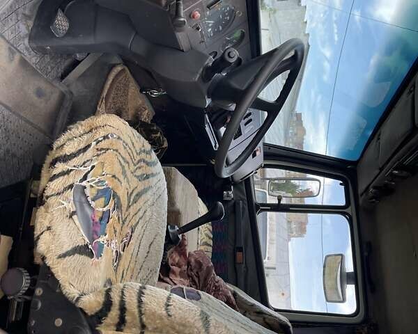 Белый Мерседес Варио, объемом двигателя 4 л и пробегом 855 тыс. км за 4999 $, фото 5 на Automoto.ua