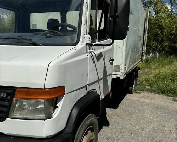 Белый Мерседес Варио, объемом двигателя 4.25 л и пробегом 650 тыс. км за 6000 $, фото 1 на Automoto.ua