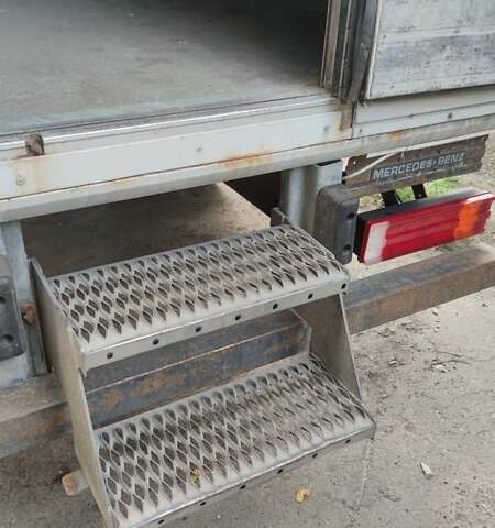 Білий Мерседес Варіо, об'ємом двигуна 4.25 л та пробігом 665 тис. км за 7500 $, фото 5 на Automoto.ua