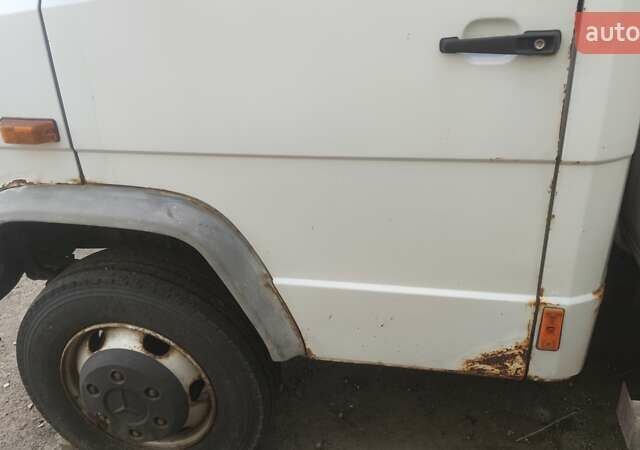 Білий Мерседес Варіо, об'ємом двигуна 4.25 л та пробігом 665 тис. км за 7500 $, фото 8 на Automoto.ua