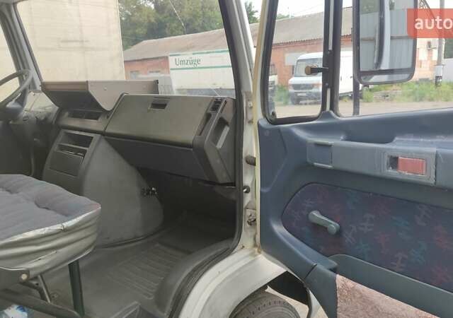 Білий Мерседес Варіо, об'ємом двигуна 4.25 л та пробігом 665 тис. км за 7500 $, фото 3 на Automoto.ua