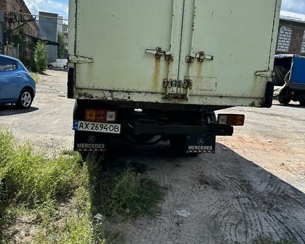 Белый Мерседес Варио, объемом двигателя 4.25 л и пробегом 650 тыс. км за 6000 $, фото 2 на Automoto.ua