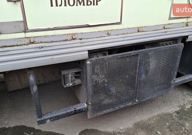 Білий Мерседес Варіо, об'ємом двигуна 4.25 л та пробігом 500 тис. км за 10500 $, фото 5 на Automoto.ua