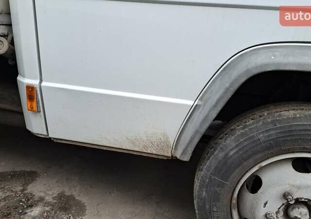 Білий Мерседес Варіо, об'ємом двигуна 4.25 л та пробігом 500 тис. км за 10500 $, фото 11 на Automoto.ua