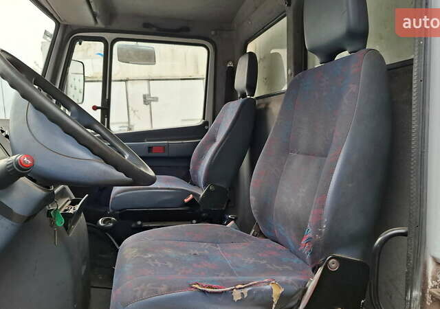 Білий Мерседес Варіо, об'ємом двигуна 4.25 л та пробігом 500 тис. км за 10500 $, фото 7 на Automoto.ua