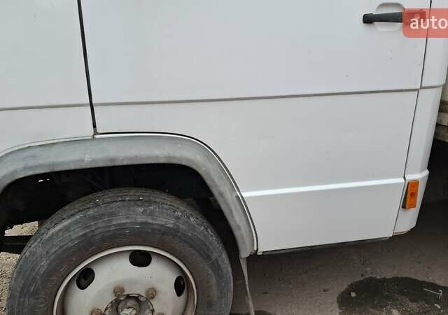 Білий Мерседес Варіо, об'ємом двигуна 4.25 л та пробігом 500 тис. км за 10500 $, фото 4 на Automoto.ua