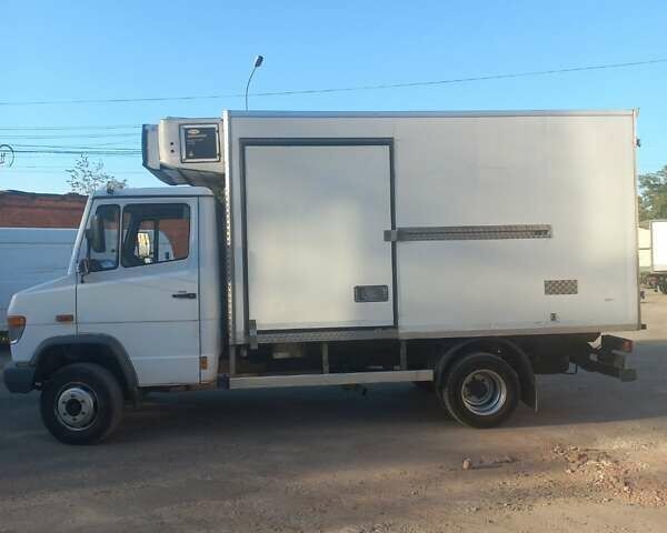 Белый Мерседес Варио, объемом двигателя 2.87 л и пробегом 402 тыс. км за 10500 $, фото 1 на Automoto.ua