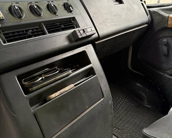 Білий Мерседес Варіо, об'ємом двигуна 4.25 л та пробігом 600 тис. км за 10500 $, фото 11 на Automoto.ua