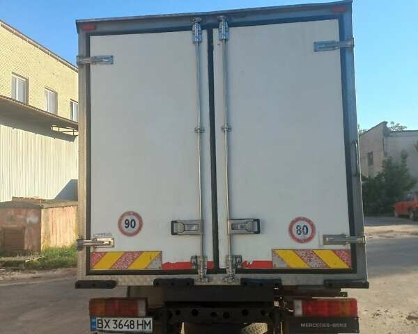 Белый Мерседес Варио, объемом двигателя 2.87 л и пробегом 402 тыс. км за 10500 $, фото 3 на Automoto.ua