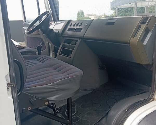 Белый Мерседес Варио, объемом двигателя 2.87 л и пробегом 402 тыс. км за 13400 $, фото 16 на Automoto.ua