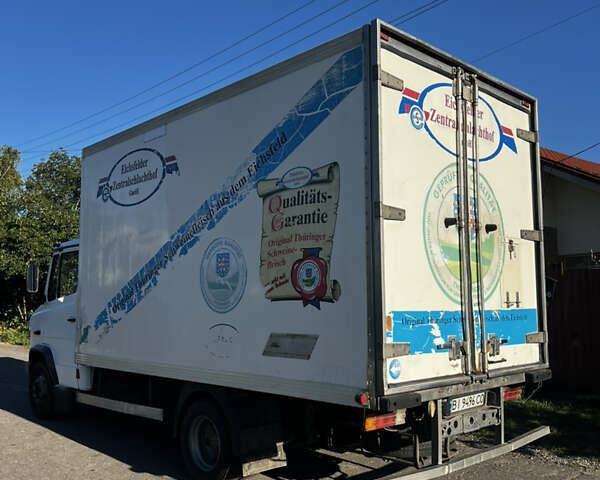 Белый Мерседес Варио, объемом двигателя 4.25 л и пробегом 633 тыс. км за 10500 $, фото 4 на Automoto.ua