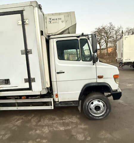 Белый Мерседес Варио, объемом двигателя 4.25 л и пробегом 500 тыс. км за 11000 $, фото 11 на Automoto.ua