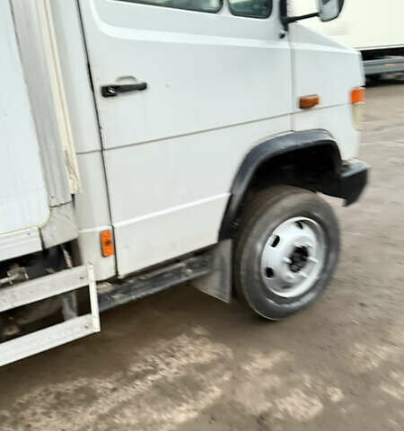 Белый Мерседес Варио, объемом двигателя 4.25 л и пробегом 500 тыс. км за 11000 $, фото 7 на Automoto.ua