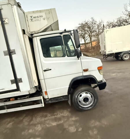 Белый Мерседес Варио, объемом двигателя 4.25 л и пробегом 500 тыс. км за 11000 $, фото 12 на Automoto.ua